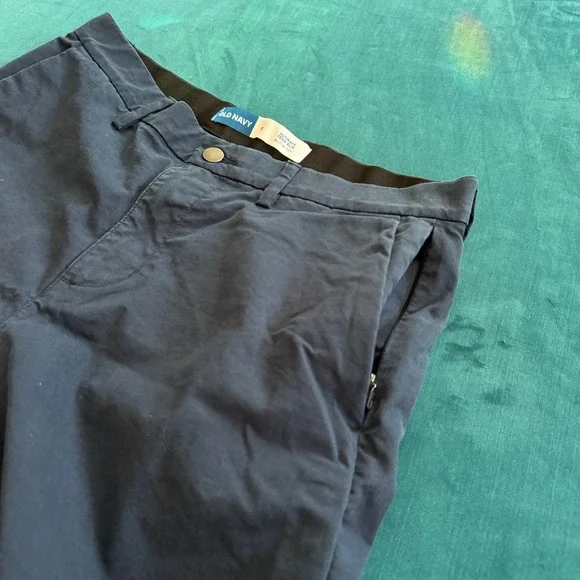 Old Navy Mens Ultimate Tech Slim Shorts Navy Blue 32 Built-In Flex - Picture 2 of 11
